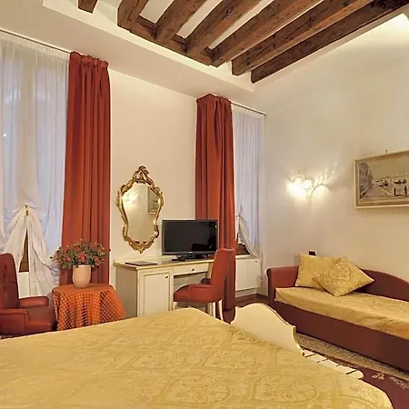 Casa Querini Oda ve Kahvaltı