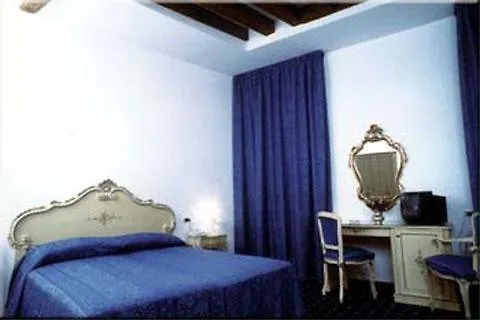 Alojamento de Acomodação e Pequeno-almoço Casa Querini 4*