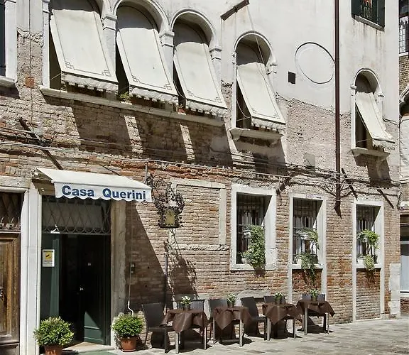 Alojamento de Acomodação e Pequeno-almoço Casa Querini 4*