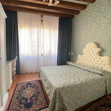 Casa Querini Panzió 3*